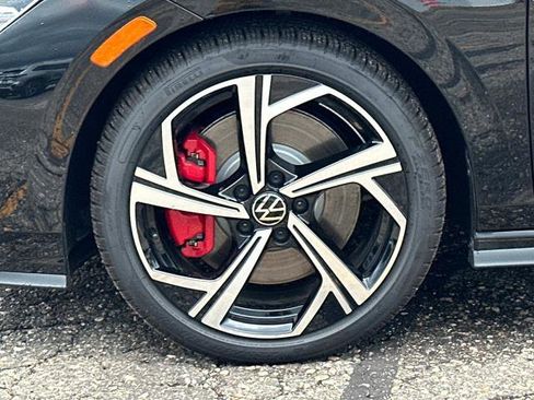 New 2025 Volkswagen GTI SE image 9
