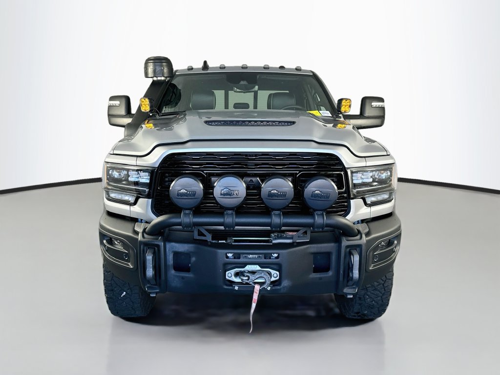 Used 2024 RAM 3500 Limited AWD/4WD image 2