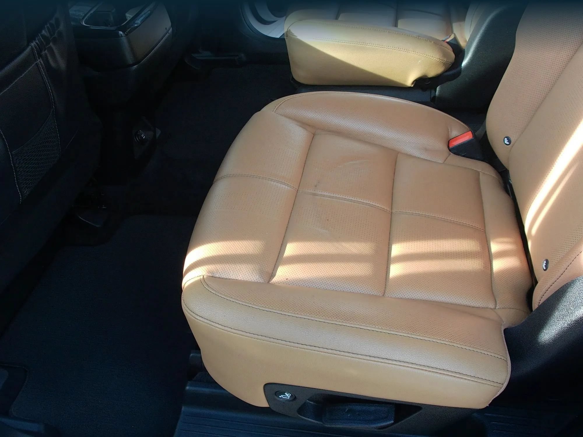 Used 2022 Kia Telluride SX w/ Towing Package FWD image 24
