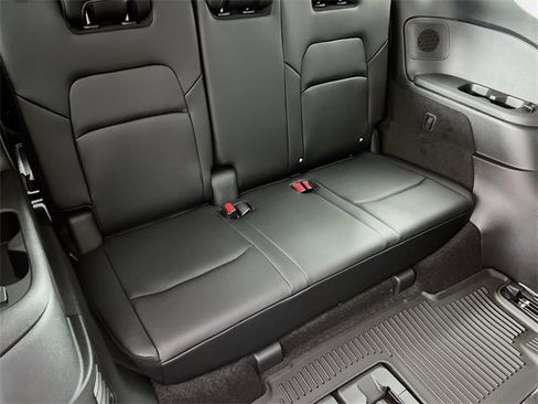 New 2025 Nissan Pathfinder Platinum w/ Black Appearance Package AWD/4WD image 26