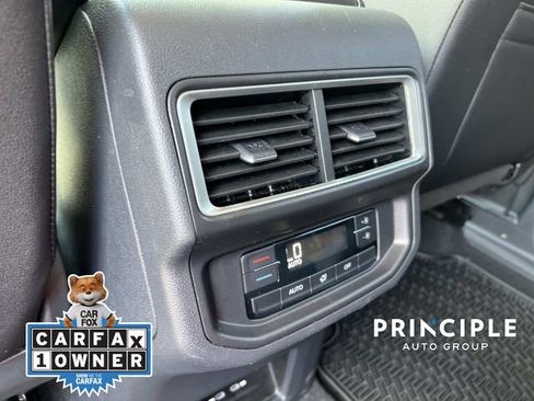 Used 2025 Volkswagen Atlas SE FWD image 31