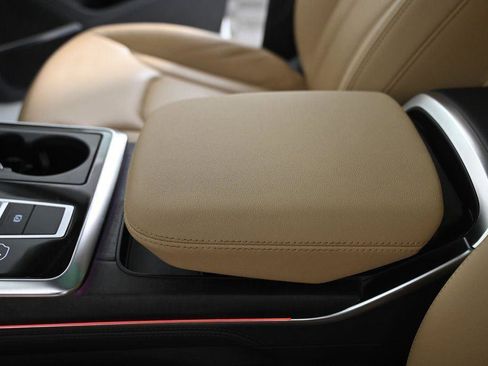 Used 2023 Audi Q8 Premium Plus image 19