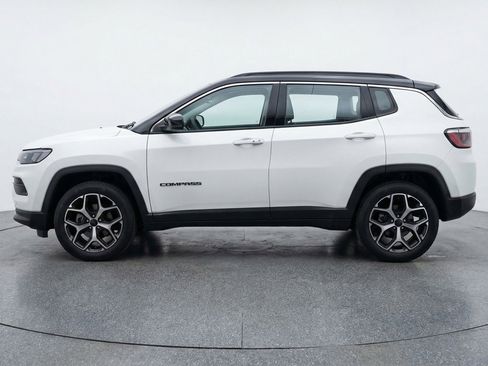 Used 2025 Jeep Compass Limited AWD/4WD image 5