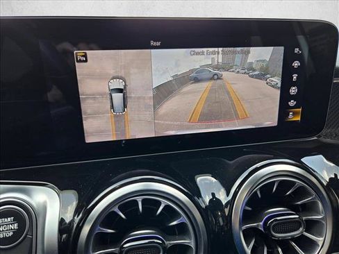 Used 2022 Mercedes-Benz GLB 250 image 14