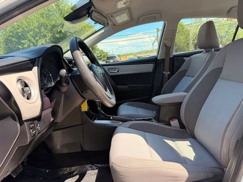 Used 2019 Toyota Corolla LE FWD image 6