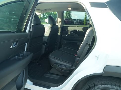Used 2025 Nissan Pathfinder SL AWD/4WD image 15