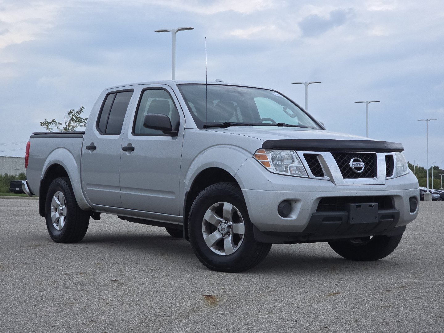 Used 2012 Nissan Frontier SV w/ SV Premium Utility Pkg AWD/4WD image 2