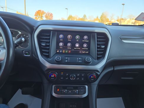 Used 2020 GMC Acadia SLT image 25