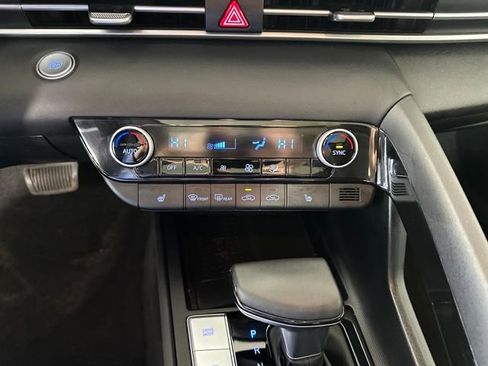 Used 2021 Hyundai Elantra SEL w/ Convenience + Premium Package image 23