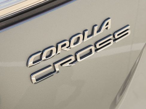 Used 2022 Toyota Corolla Cross L FWD image 12