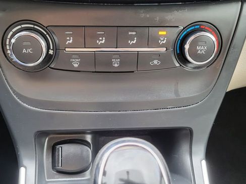 Used 2017 Nissan Sentra SV image 31