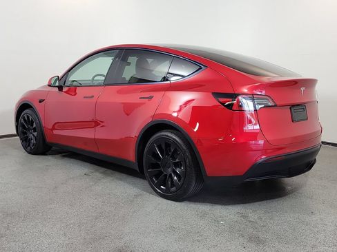 Used 2023 Tesla Model Y 2WD image 5