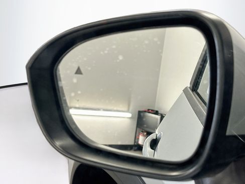 Used 2023 Nissan Rogue SV AWD/4WD image 16