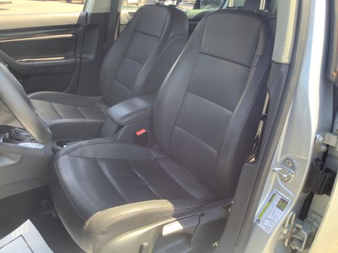 Used 2010 Volkswagen Jetta SE FWD image 10