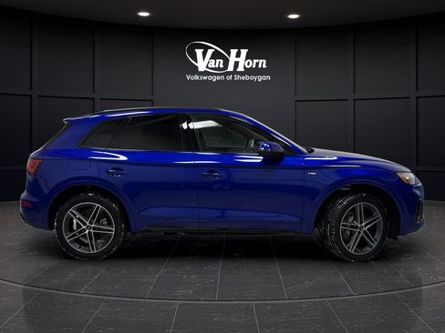 Used 2023 Audi Q5 e Premium Plus w/ Premium Plus Package AWD/4WD image 2