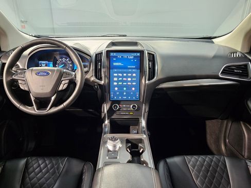 Used 2024 Ford Edge Titanium image 10