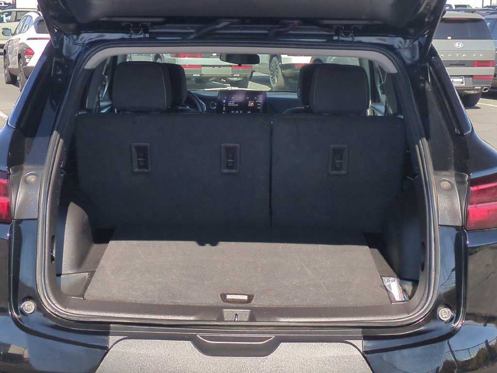 Used 2025 Chevrolet Blazer LT FWD image 12