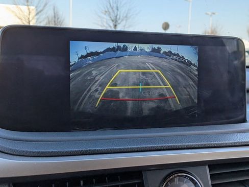 Used 2021 Lexus RX 350L Premium w/ Premium Package image 18