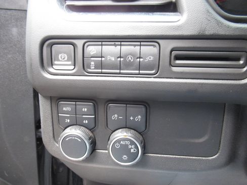 Used 2021 Chevrolet Tahoe Z71 image 21