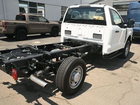 New 2026 Ford F350 XL AWD/4WD image 7