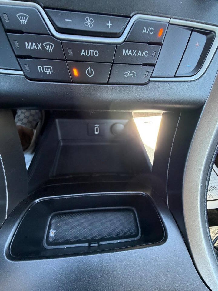 Used 2017 Ford Fusion SE w/ Equipment Group 201A FWD image 51
