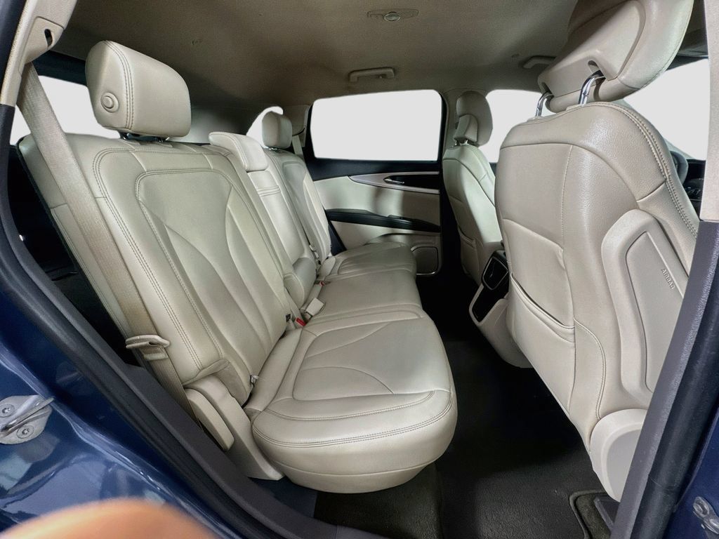 Used 2019 Lincoln Nautilus Premier AWD/4WD image 30