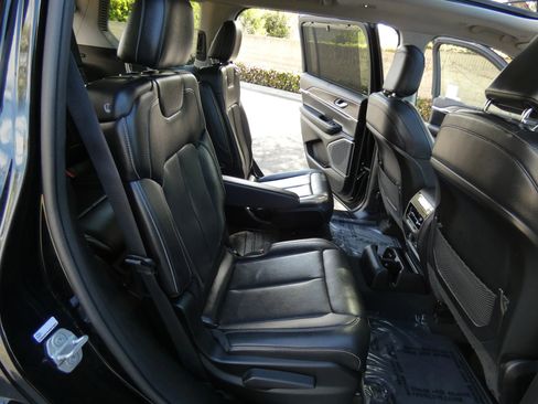 Used 2022 Jeep Grand Cherokee L Limited w/ Luxury Tech Group II image 38