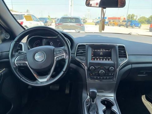 Used 2021 Jeep Grand Cherokee Laredo RWD image 14