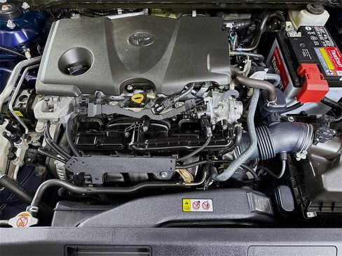 Certified 2021 Toyota Camry SE image 32