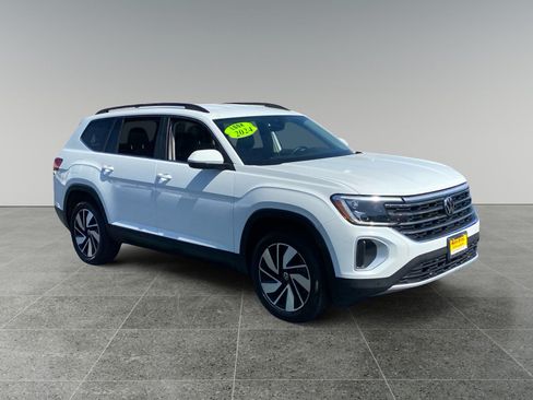 Used 2024 Volkswagen Atlas SE FWD image 7