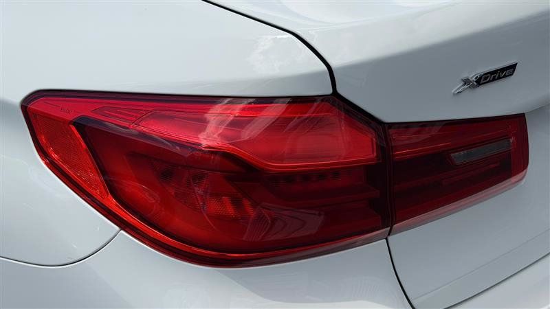 Used 2018 BMW 530i xDrive AWD/4WD image 13