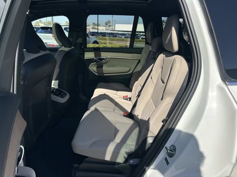 New 2026 Volvo XC90 B6 Plus image 17