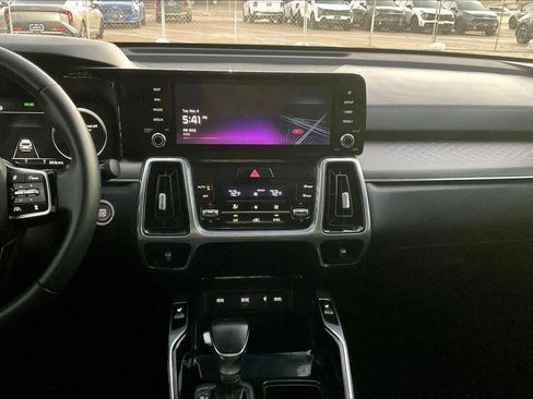 Certified 2023 Kia Sorento SX image 13