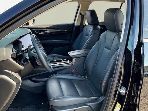 Used 2023 Buick Envision Essence image 25