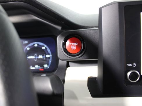 Used 2024 Toyota Tacoma TRD Off-Road image 14