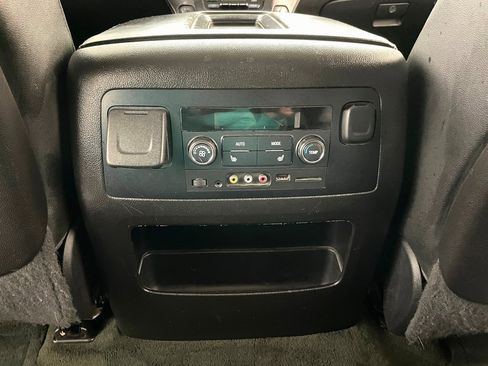 Used 2015 GMC Yukon XL SLT w/ Open Road Package image 16