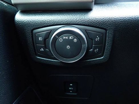 Used 2015 Ford F150 Lariat w/ FX4 Off-Road Package AWD/4WD image 21
