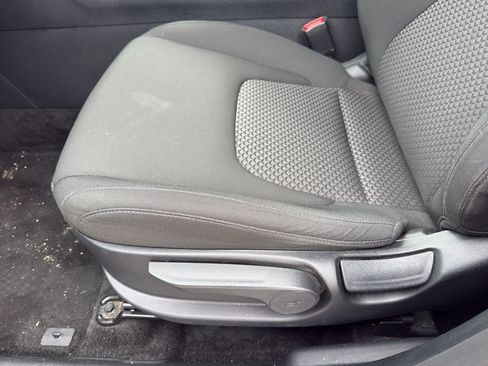 Used 2024 Kia Sportage LX image 12