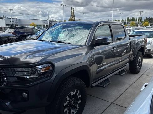 Certified 2019 Toyota Tacoma TRD Off-Road AWD/4WD image 9