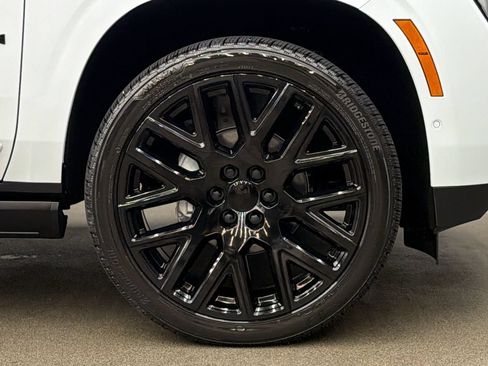 Used 2026 GMC Yukon XL Denali Ultimate w/ LPO, Floor Liner Package AWD/4WD image 9