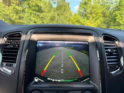 Used 2019 Dodge Durango SRT w/ Technology Group AWD/4WD image 23