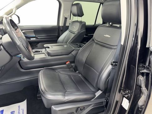 Used 2025 Ford Expedition Platinum AWD/4WD image 12