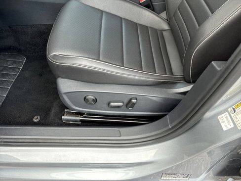 Used 2024 Volkswagen Jetta SE FWD image 17