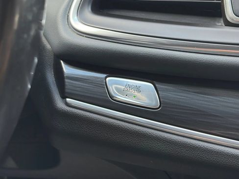 Used 2019 Buick Enclave Essence AWD/4WD image 28