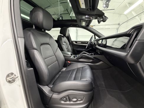Certified 2025 Porsche Cayenne image 23