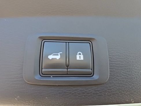 Used 2023 Mitsubishi Outlander SE AWD/4WD image 30