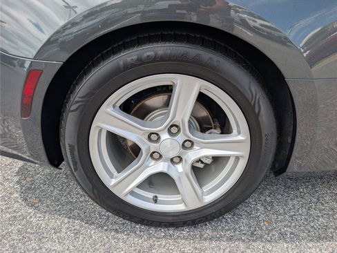 Used 2018 Chevrolet Camaro LS w/ Technology Package RWD image 9