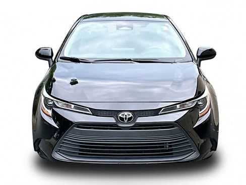 Used 2023 Toyota Corolla LE w/ LE Convenience Package FWD image 4