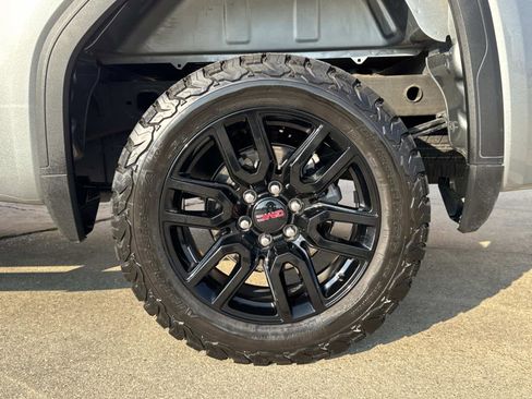 Used 2025 GMC Sierra 1500 Pro w/ Graphite Edition image 7