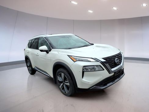 Used 2023 Nissan Rogue SL w/ SL Premium Package image 1